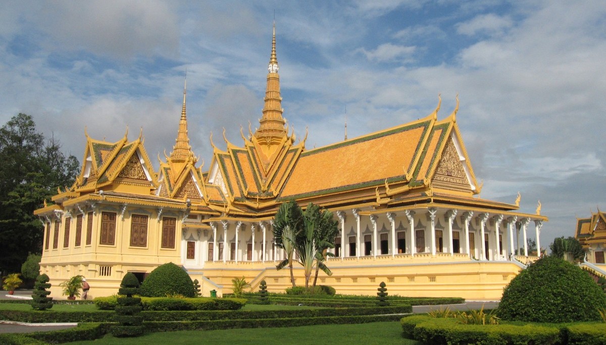 Throne_Hall,_Royal_Palace,_Phnom_Penh,_Cambodia